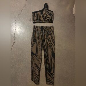 Sage Collective Abstract Print Workout Set Leggings & Sports Bra
